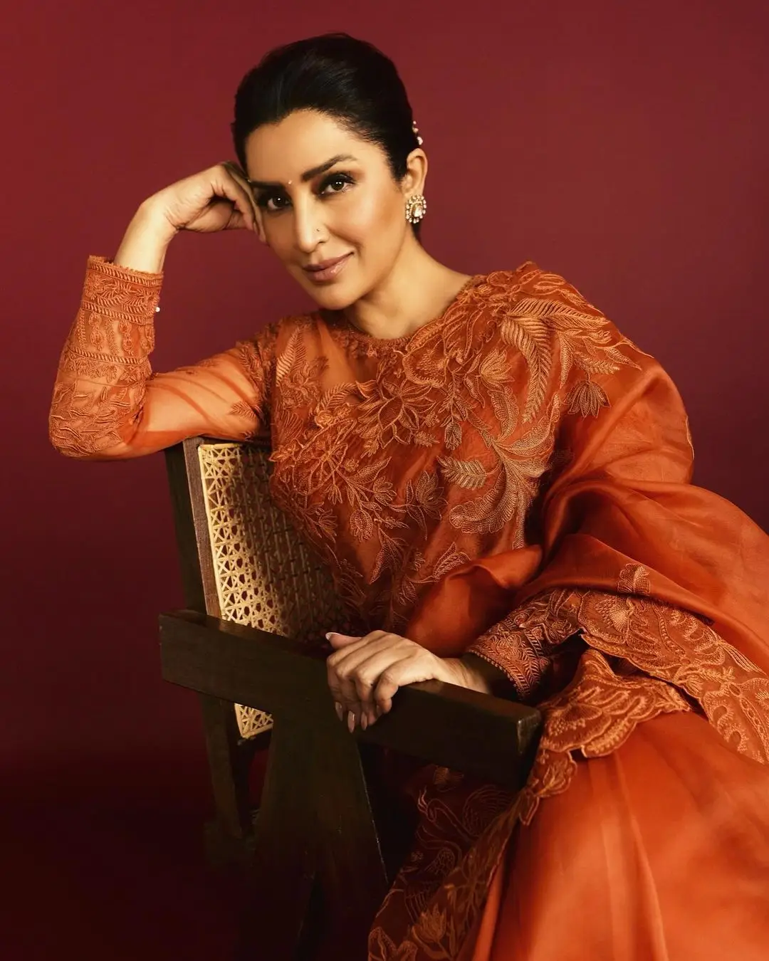 HINDI ACTRESS TISCA CHOPRA IN ORANGE SAREE BLOUSE 7